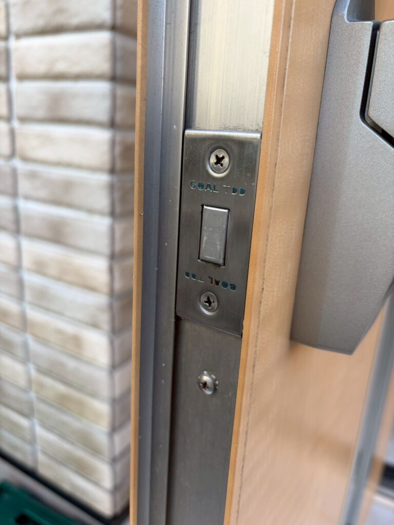 【藤沢市善片瀬】ご自宅（マンション）玄関扉の緊急鍵開け