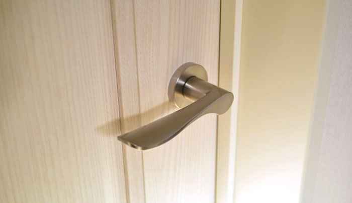 室内ドアの鍵開け