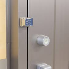 防犯のために鍵を追加したい補助錠の新規取付